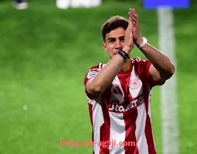 ag9游会-世俱杯名场面盘点，绿茵场上的震撼时刻你还记得几个？